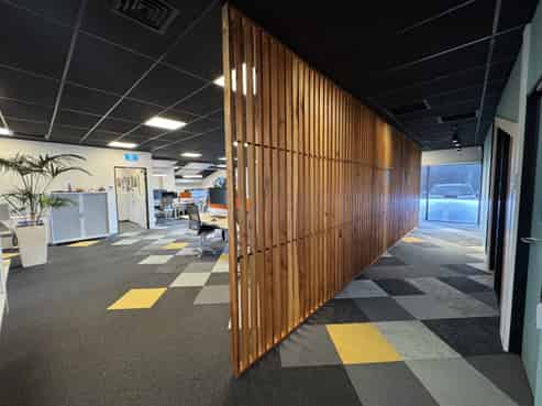 Professional office with profile and parking