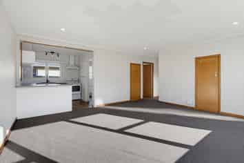 1/7 Tennyson Crescent, Stoke