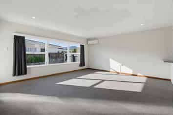 1/7 Tennyson Crescent, Stoke