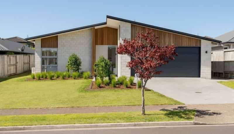 17 Puhirake Crescent, Pyes Pa