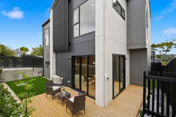 30 Abbotleigh Avenue, Te Atatu Peninsula