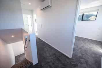 2/17 Lowtherhurst Rd, Massey