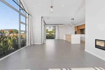 2 Colonial Drive, Millwater
