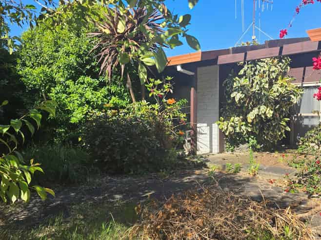 5 Sunny Bay Road, Matua