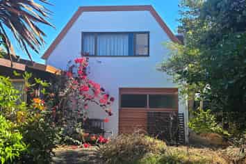 5 Sunny Bay Road, Matua