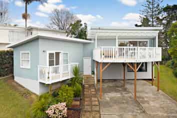 36 D'Oyly Drive, Stanmore Bay
