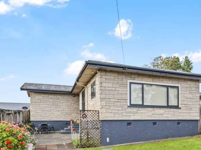 16 Waterview Road West, Takanini