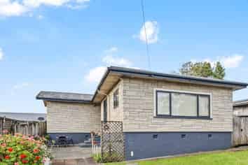 16 Waterview Road West, Takanini