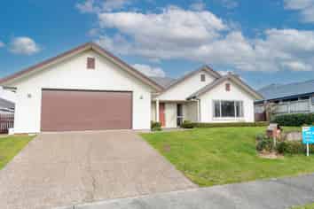 52 Palliser Drive, Huntington