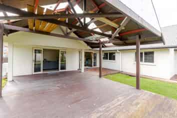 52 Palliser Drive, Huntington