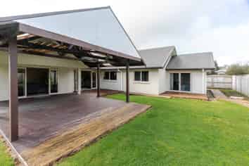 52 Palliser Drive, Huntington