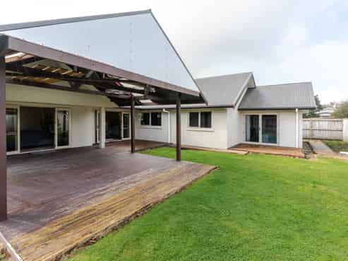 52 Palliser Drive, Huntington