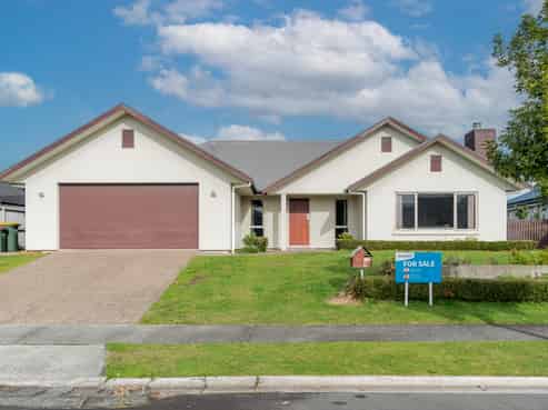 52 Palliser Drive, Huntington