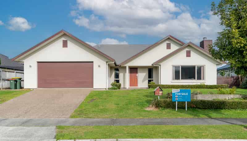 52 Palliser Drive, Huntington