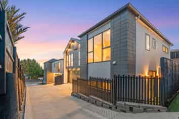 88B Norman Lesser Drive, Saint Johns
