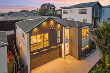 88B Norman Lesser Drive, Saint Johns