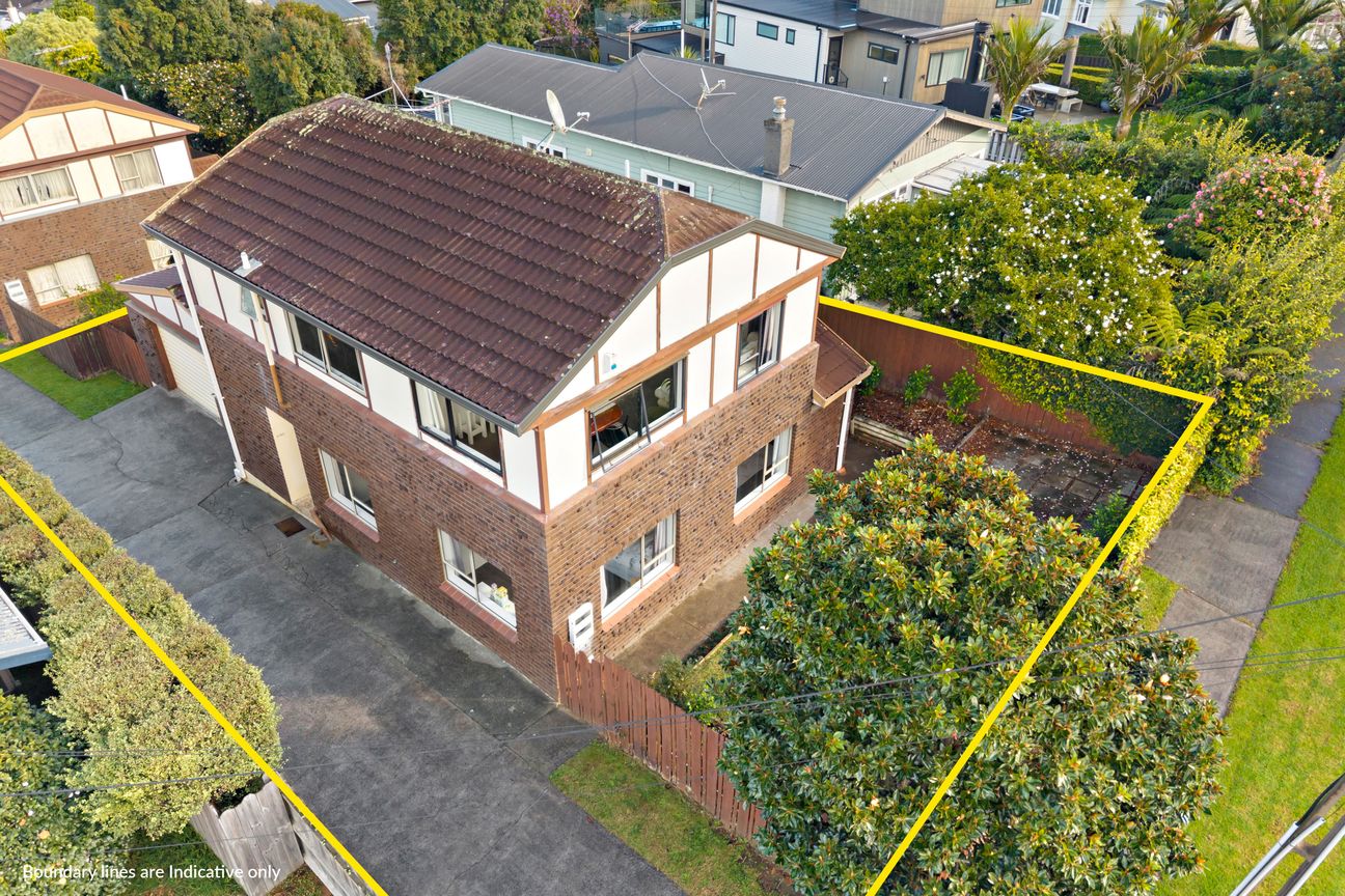 Elevated One Tree Hill Living with Harbour Views - Bild 2