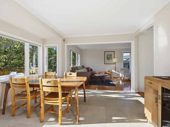 15 Wrights Hill Road, Karori
