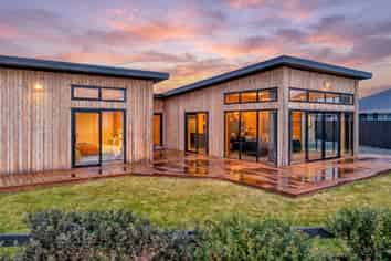 18 Helicon Street, Pegasus