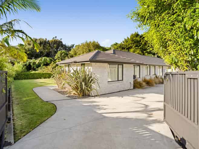 18 Rotokare Crescent, Whalers Gate