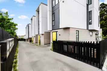 6/48 St Johns Road, Meadowbank