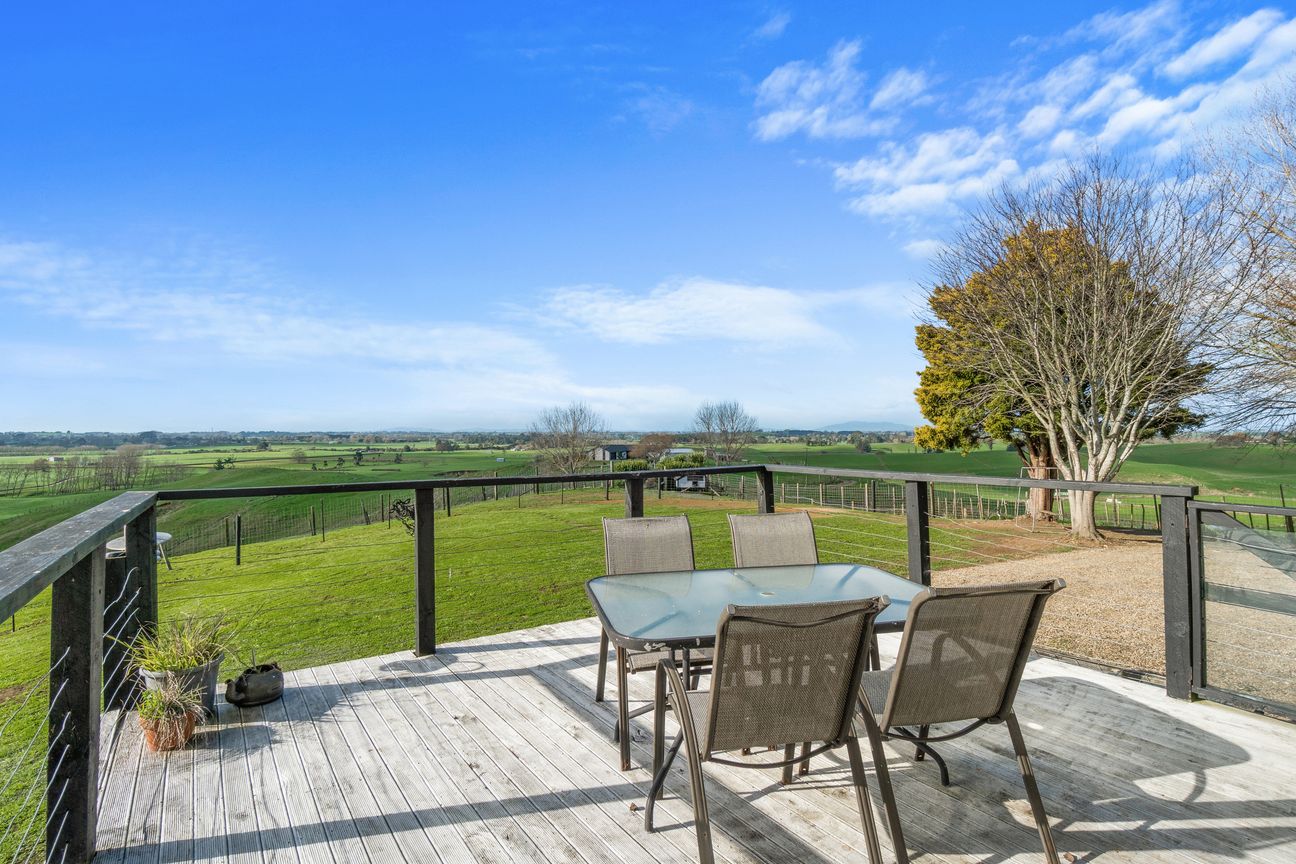 Space, Shed and Spectacular Views - Mehr