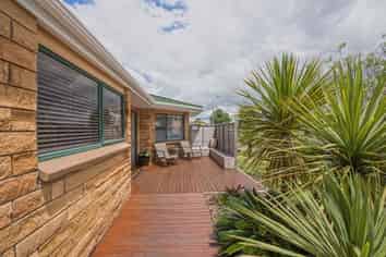 5 Larisa Grove, Papamoa