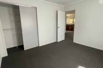 19a Arlette Place, Massey