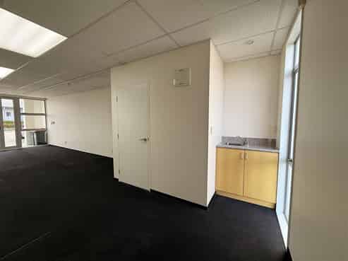 Ground Floor Office in Great Location