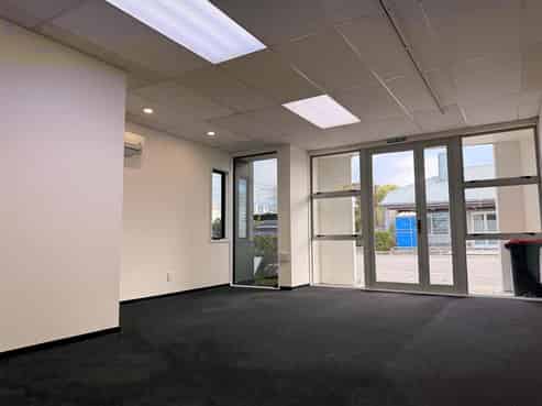 Ground Floor Office in Great Location