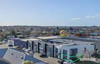Ground Floor Office in Great Location