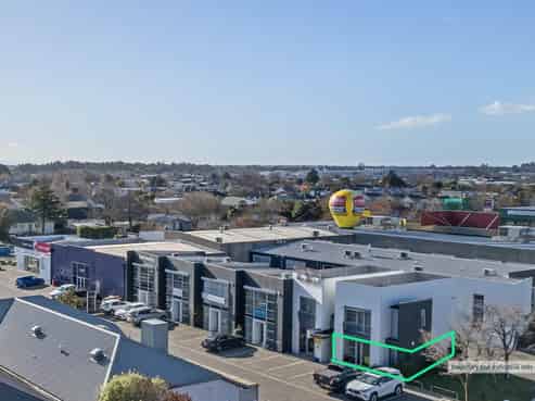 Ground Floor Office in Great Location
