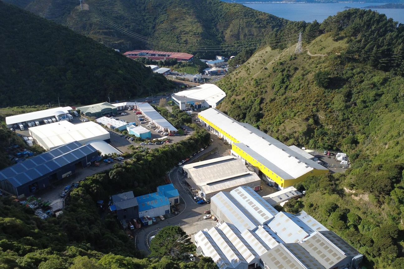 Pole Position in Ngauranga - Vista 3