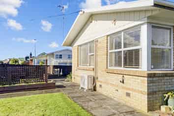 10 Garden Heights Avenue, Glenview