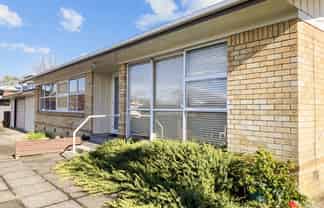 10 Garden Heights Avenue, Glenview