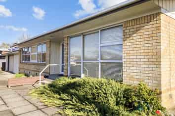 10 Garden Heights Avenue, Glenview