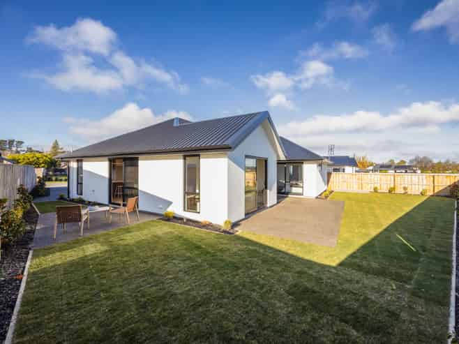 12 Foster Place, Amberley