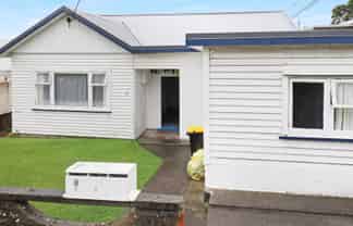 1/52 Lonsdale Crescent, Rongotai