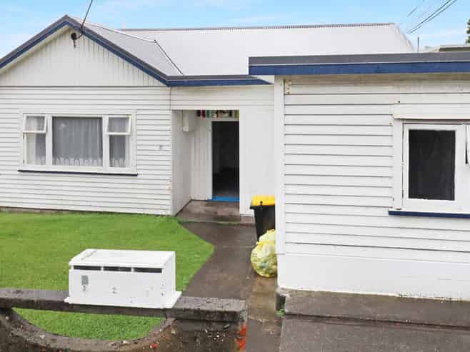 1/52 Lonsdale Crescent, Rongotai
