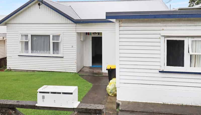 1/52 Lonsdale Crescent, Rongotai
