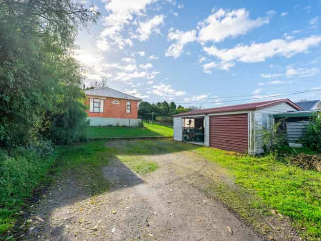 77 Luxmoore Road, Marchwiel