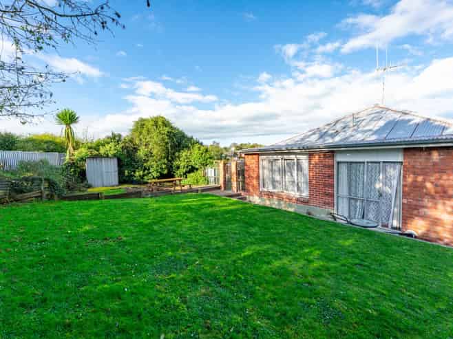 77 Luxmoore Road, Marchwiel