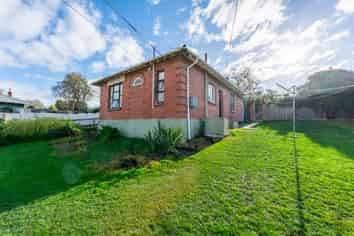 77 Luxmoore Road, Marchwiel