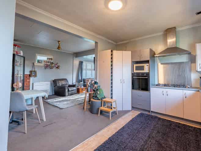 77 Luxmoore Road, Marchwiel