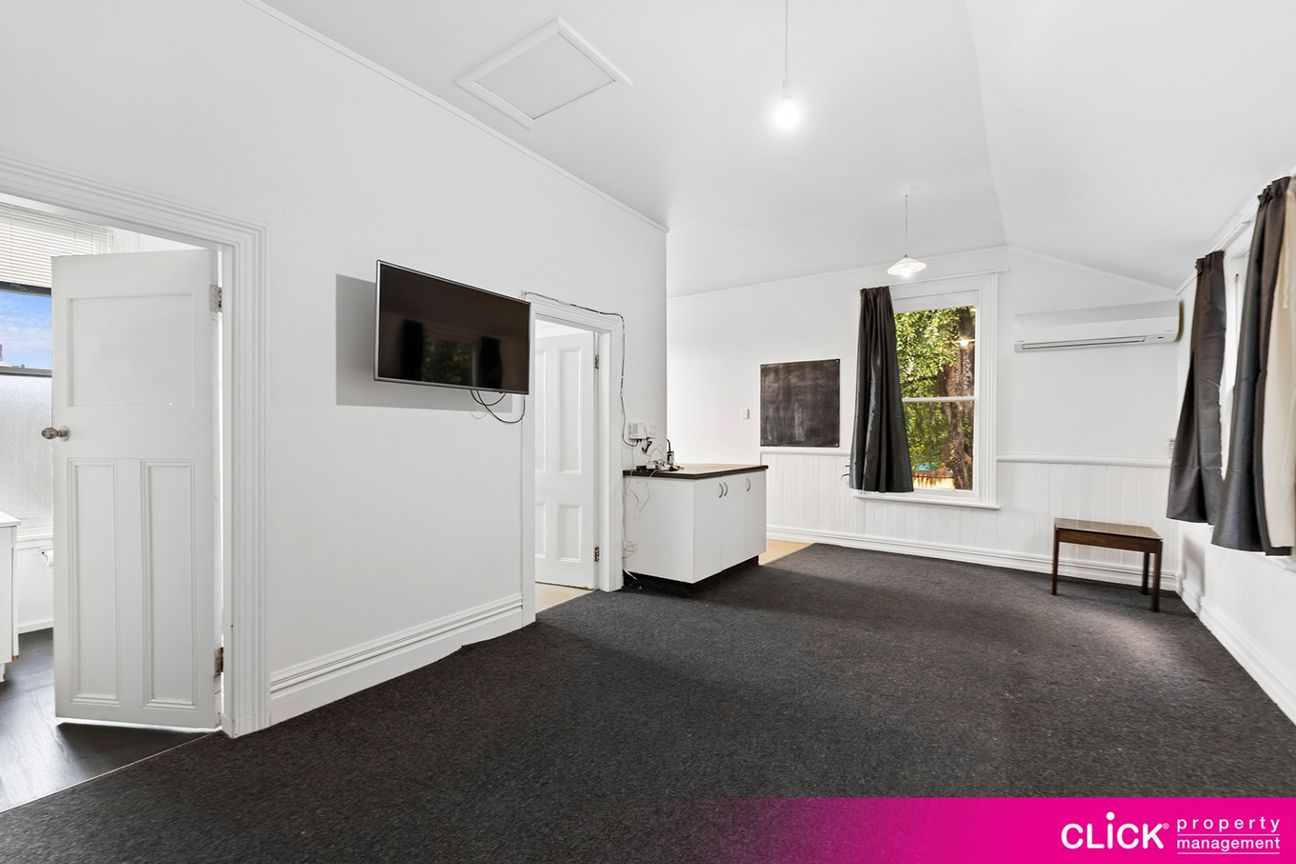 2027 Cargill Street Castle – pohled 2