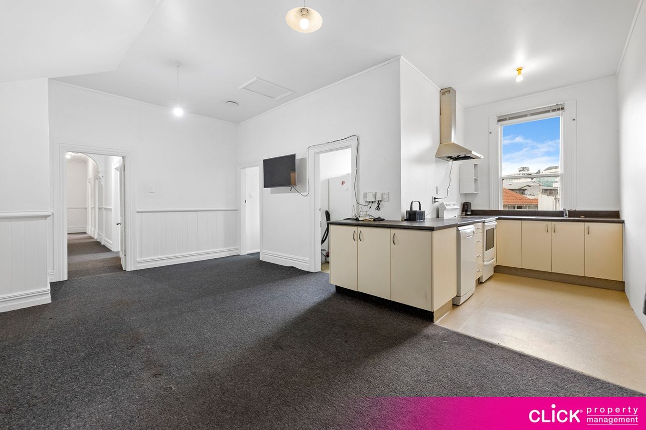 2027 Cargill Street Castle – pohled 3