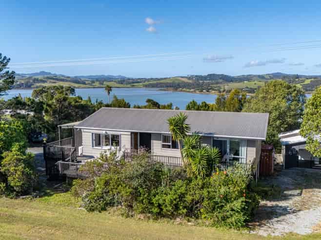 21 Colonel Mould Drive, Mangonui