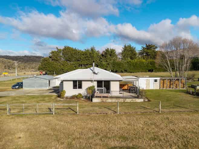1230 & 1228 Alexandra-Fruitlands Road, Alexandra