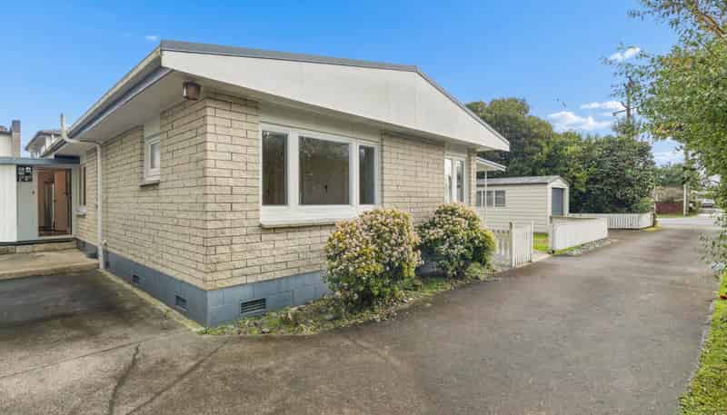 75 Clevedon Road, Papakura