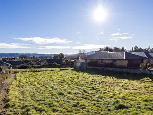 26 Elizabeth Avenue, East Taieri